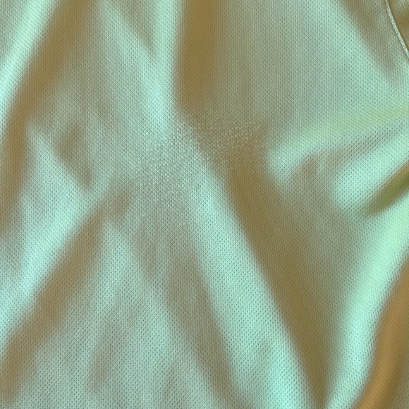 Under Armour XL Heat gear workout shirt - Picture 5 of 8